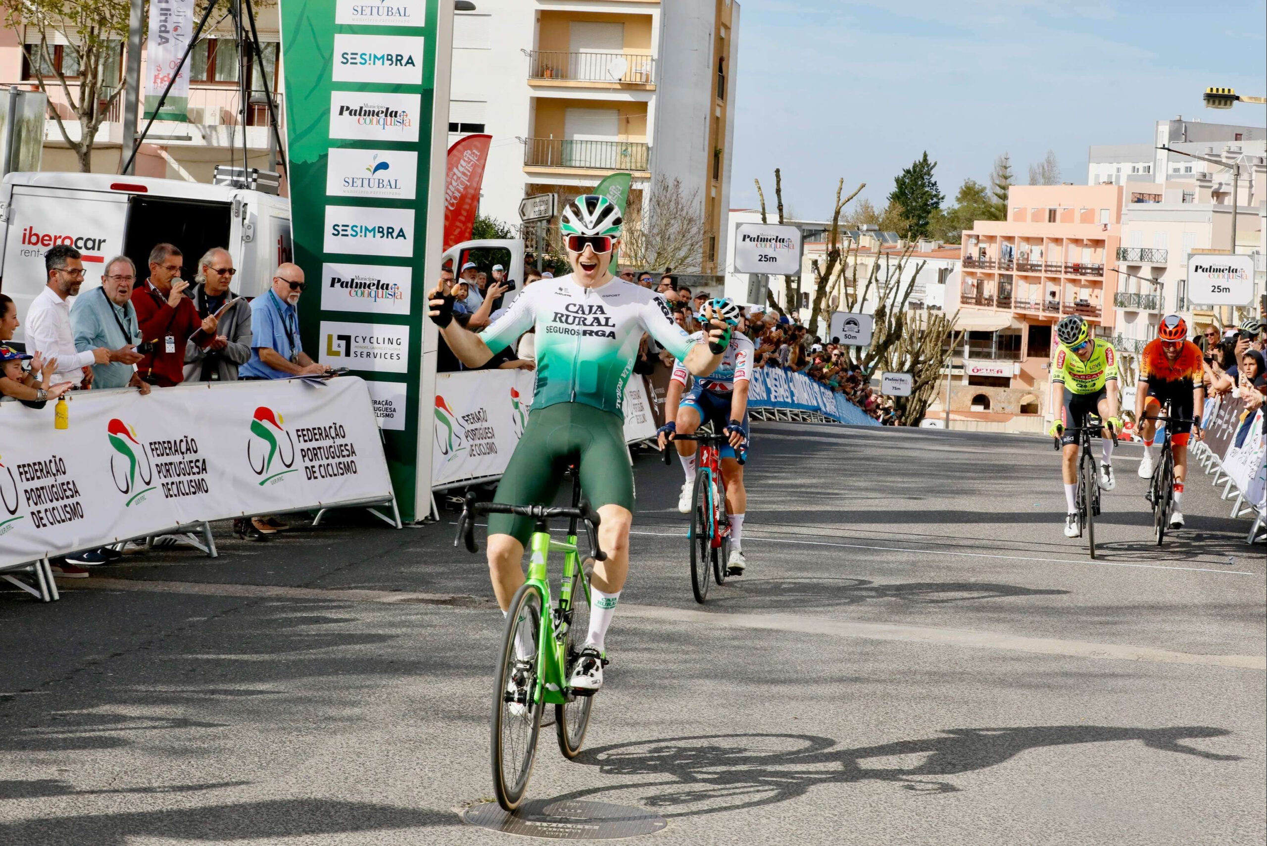 Joseba López consigue estrenar su palmarés y dar la primera victoria del año al Caja Rural - Seguros RGA