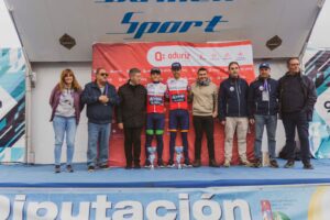 El Pelotón Daniel Cavia (Cortizo) se impone en el Alto de Rosales para conseguir la victoria del Trofeo Ciudad Medina de Pomar Imagen podio Trofeo Ciudad Medina de Pomar. Foto: Ayto Medina