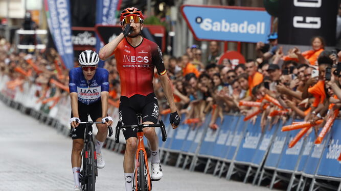 Carlos Rodríguez (Ineos Grenadiers) consigue la victoria en Eibar y Juan Ayuso es el ganador de la Itzulia 2024