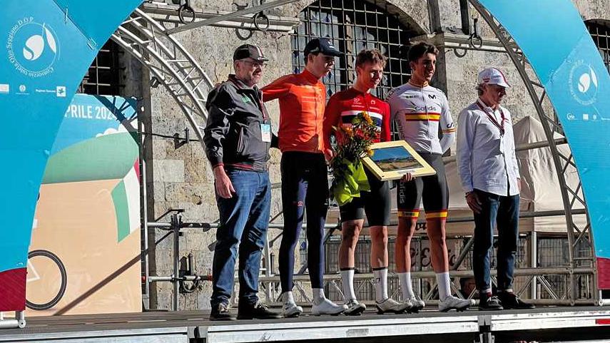 Héctor Álvarez finaliza con un nuevo segundo puesto la 3ª etapa de L’Eroica Junior