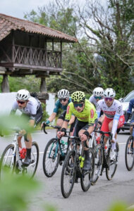 El Pelotón Artem Nych (Sabgal / Anicolor) luce el maillot amarillo en el Gran Premio O JOGO y Oliver Rees destaca en la fuga de Vuelta a Asturias