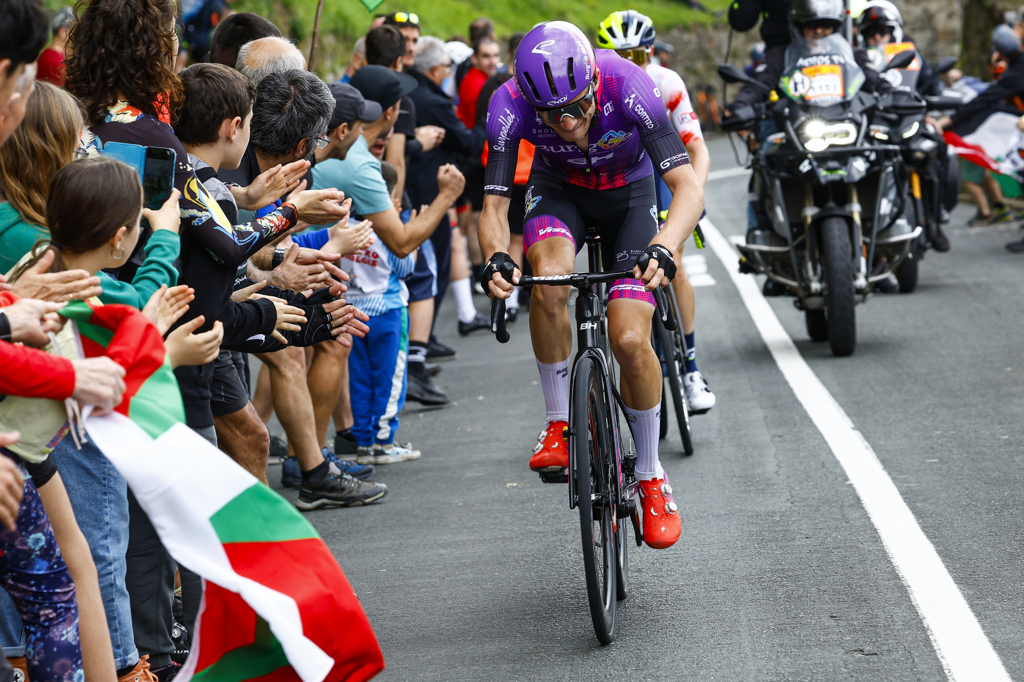 Tercera plaza de Karel Vacek (Burgos -BH) en la cuarta etapa de la Itzulia 2024