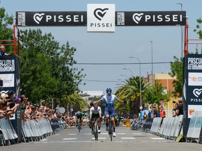 Sergio Geerlings (Valverde Team) triunfa desde la fuga en el Memorial Pascual Momparler