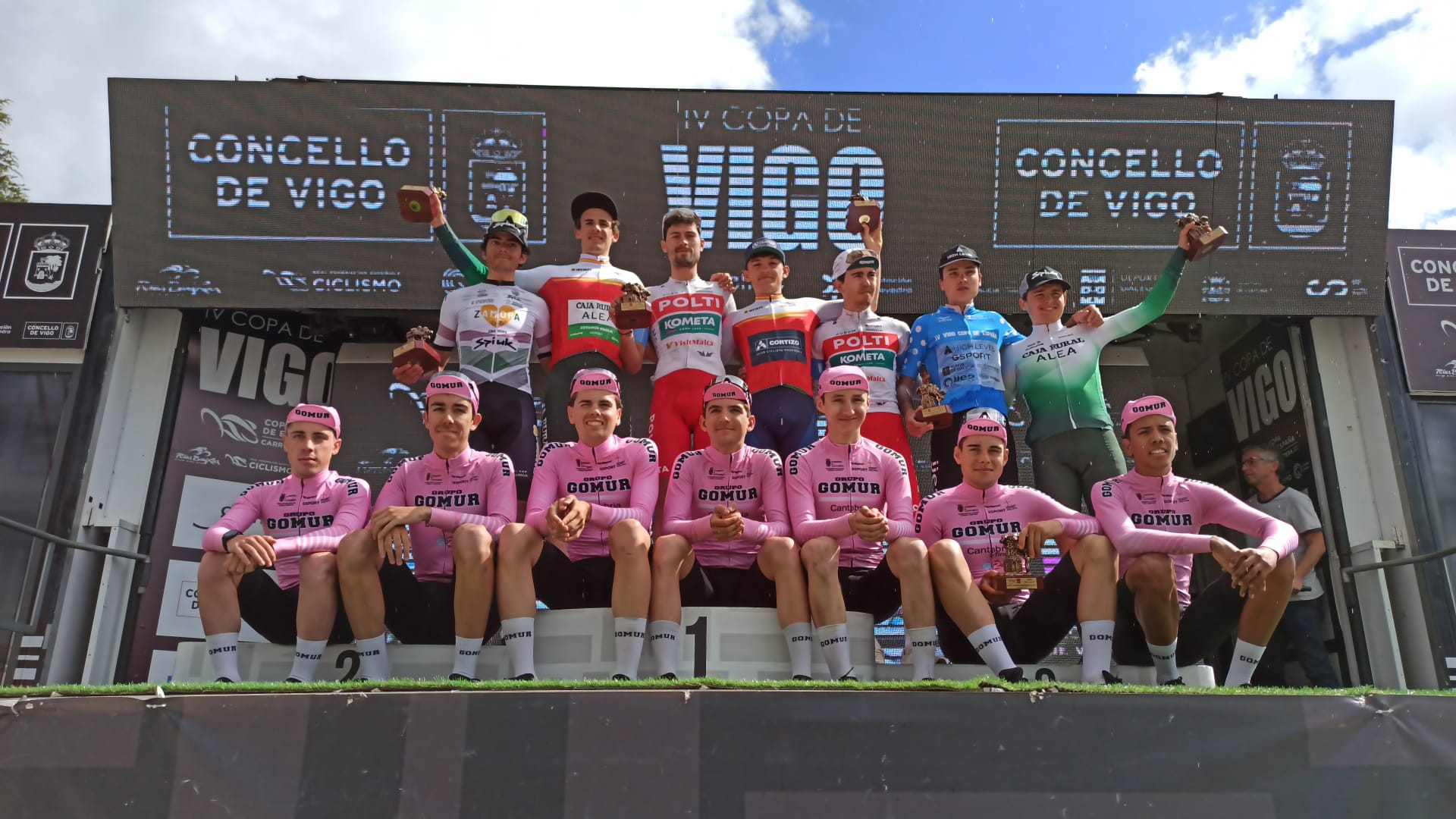 Dani Cavia (Cortizo) consuma el vuelco a la general y se lleva la Copa de España con Pablo García (Polti Kometa) que gana también en Vigo