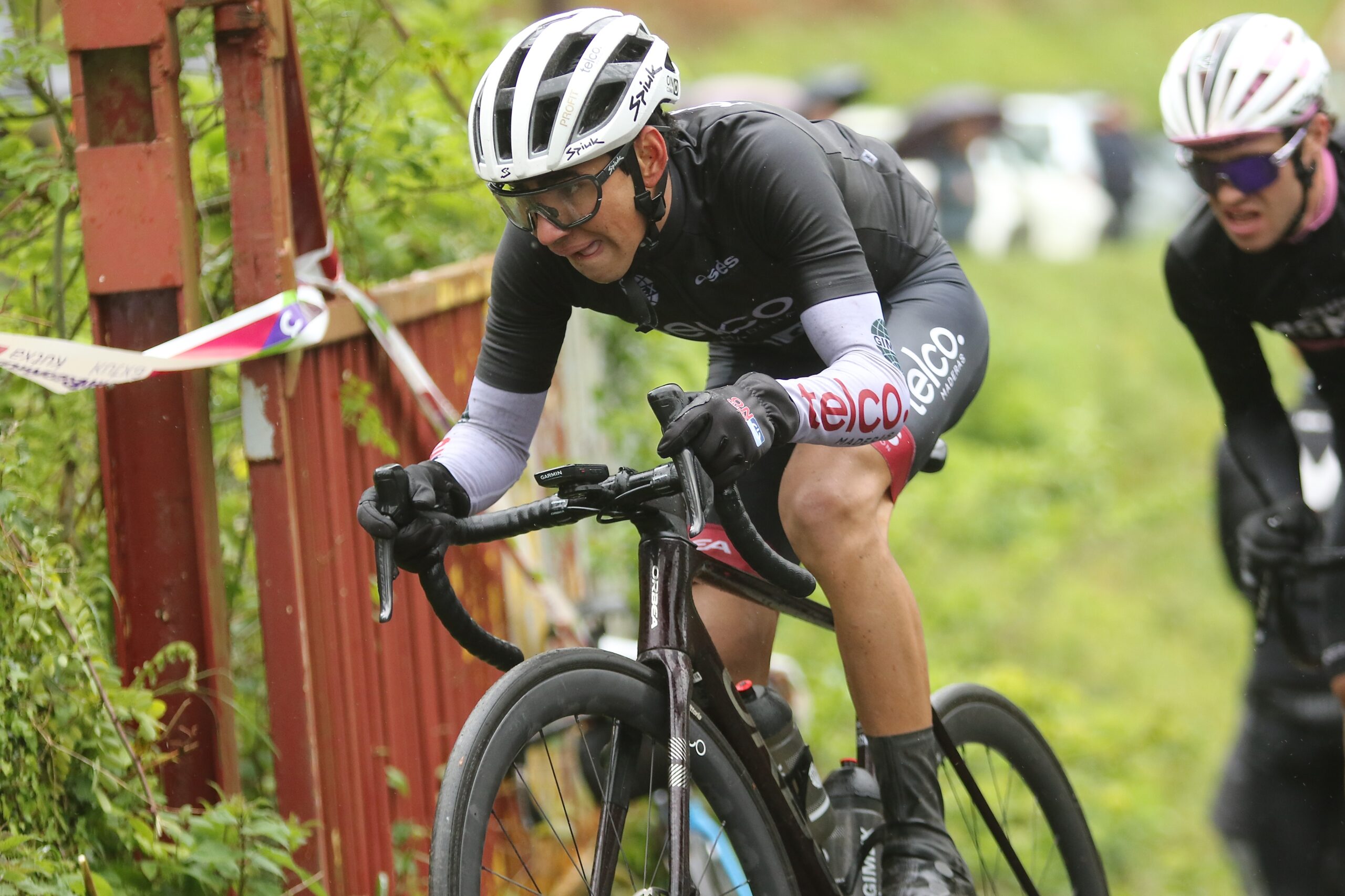 Buena versión del Telco – ON Clima Osés en una Santikutz Klasika pasada por agua