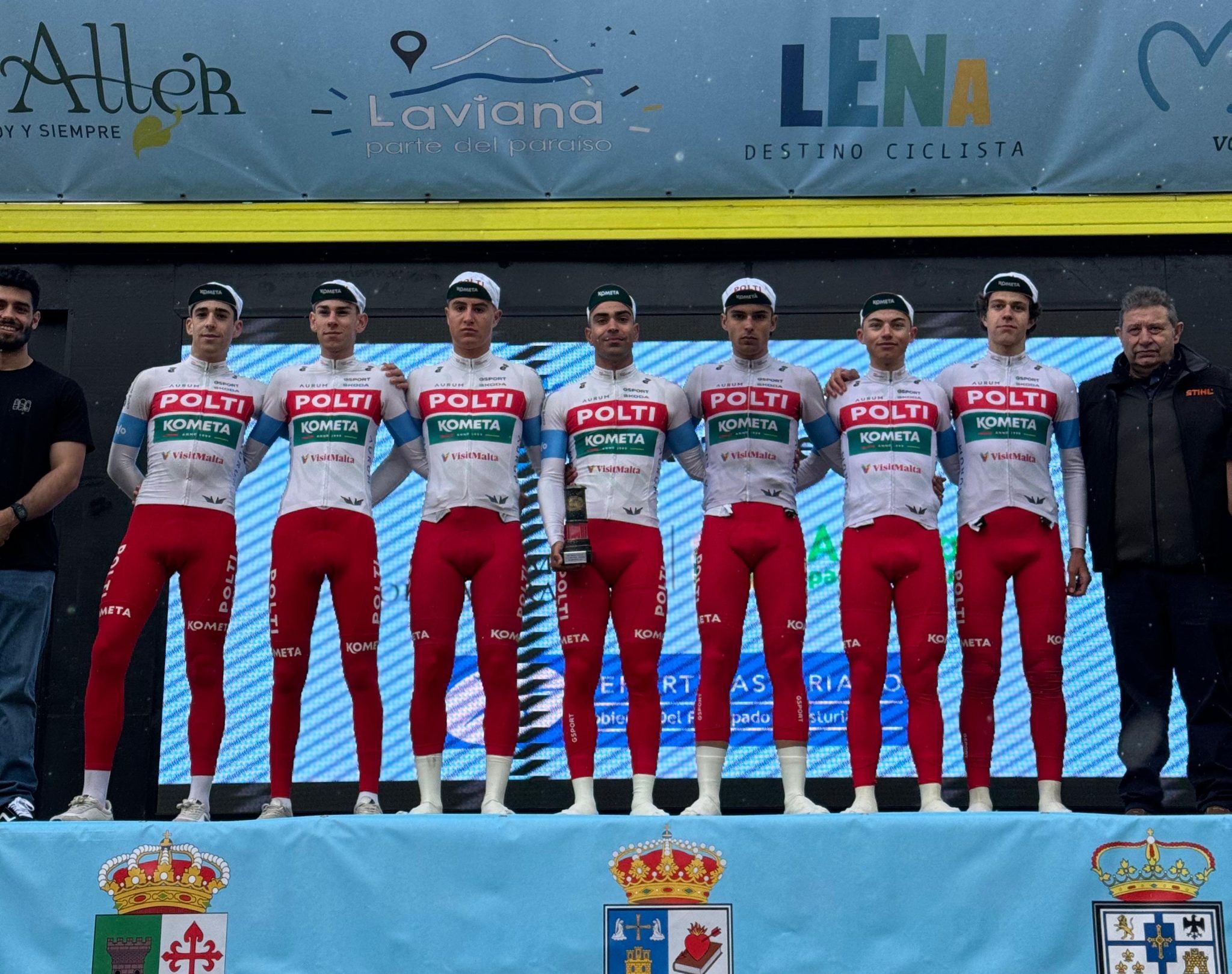 Presentación del Polti-Kometa en la Vuelta a la Montaña Central de Asturias (Foto: Polti Kometa)