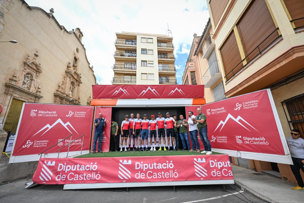 El Pelotón Alejandro Valverde se impone en la exitosa primera edición de la Castellón Gravel Race Alejandro Valverde se impone en la exitosa primera edición de la Castellón Gravel Race