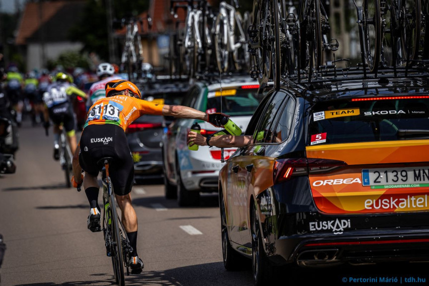El Euskaltel - Euskadi finaliza con tres corredores entre los 25 primeros el Tour de Hungría 2024