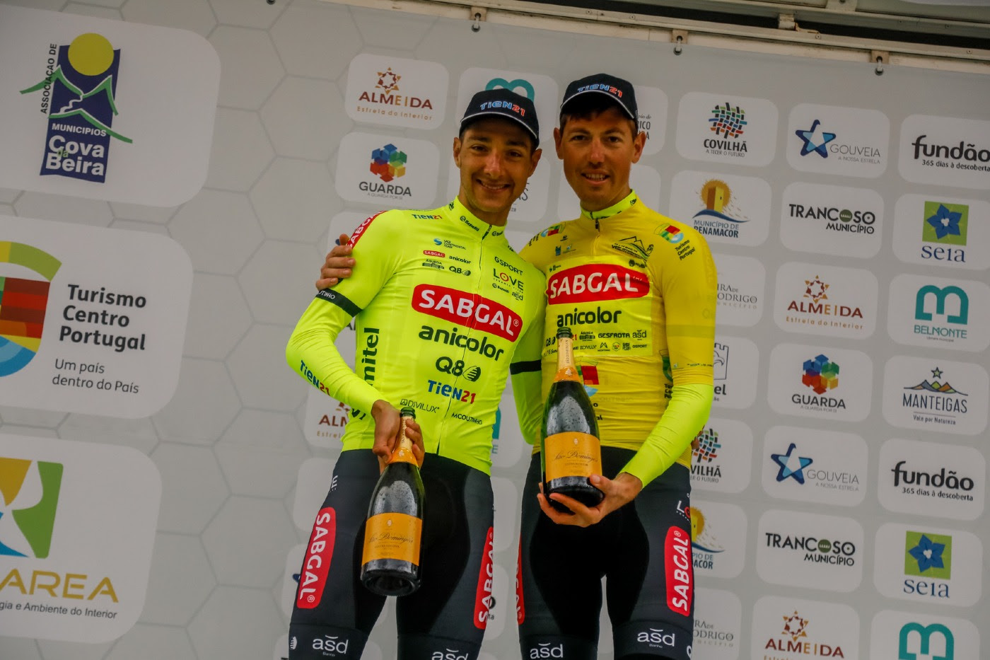 Sabgal / Anicolor en el podio. Foto: João Fonseca.