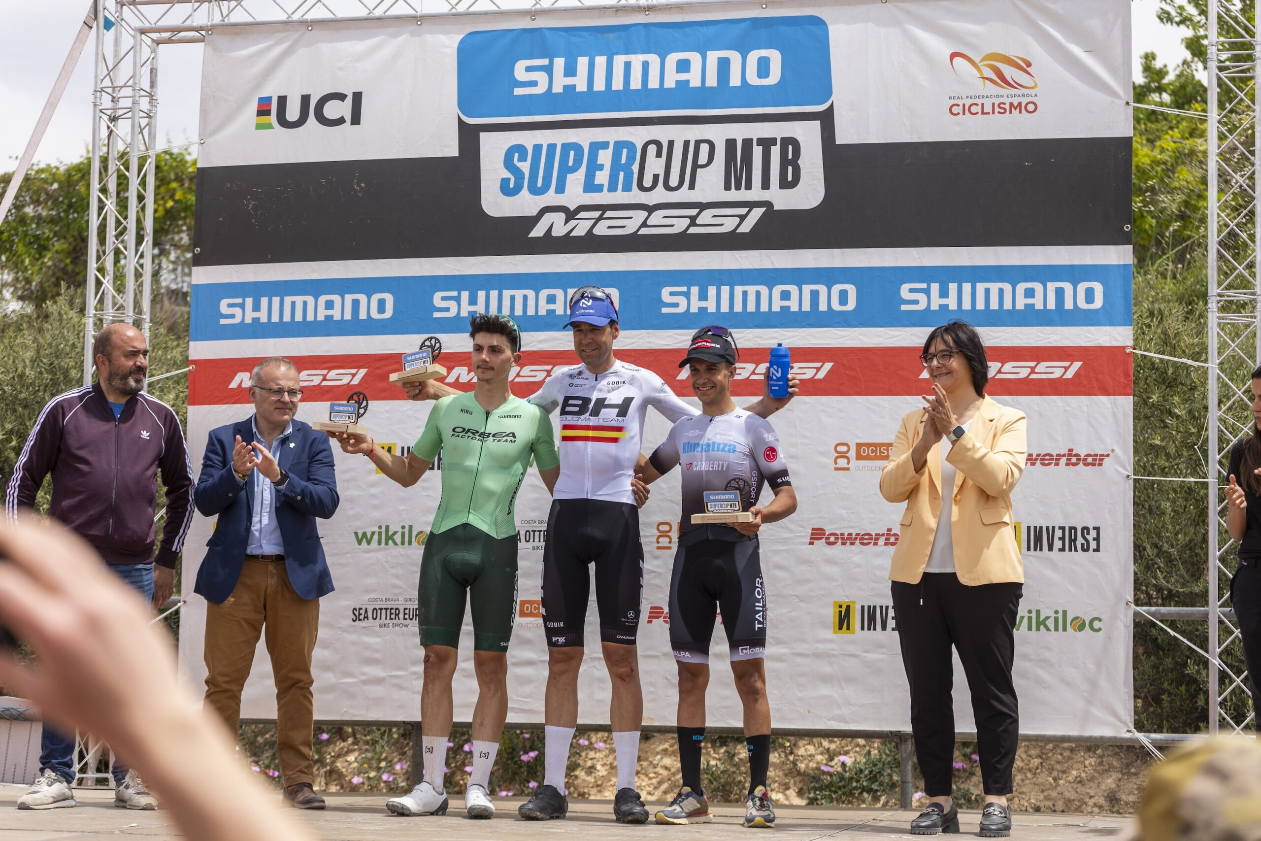 David Valero en el podio. Imagen: BH Coloma Team.