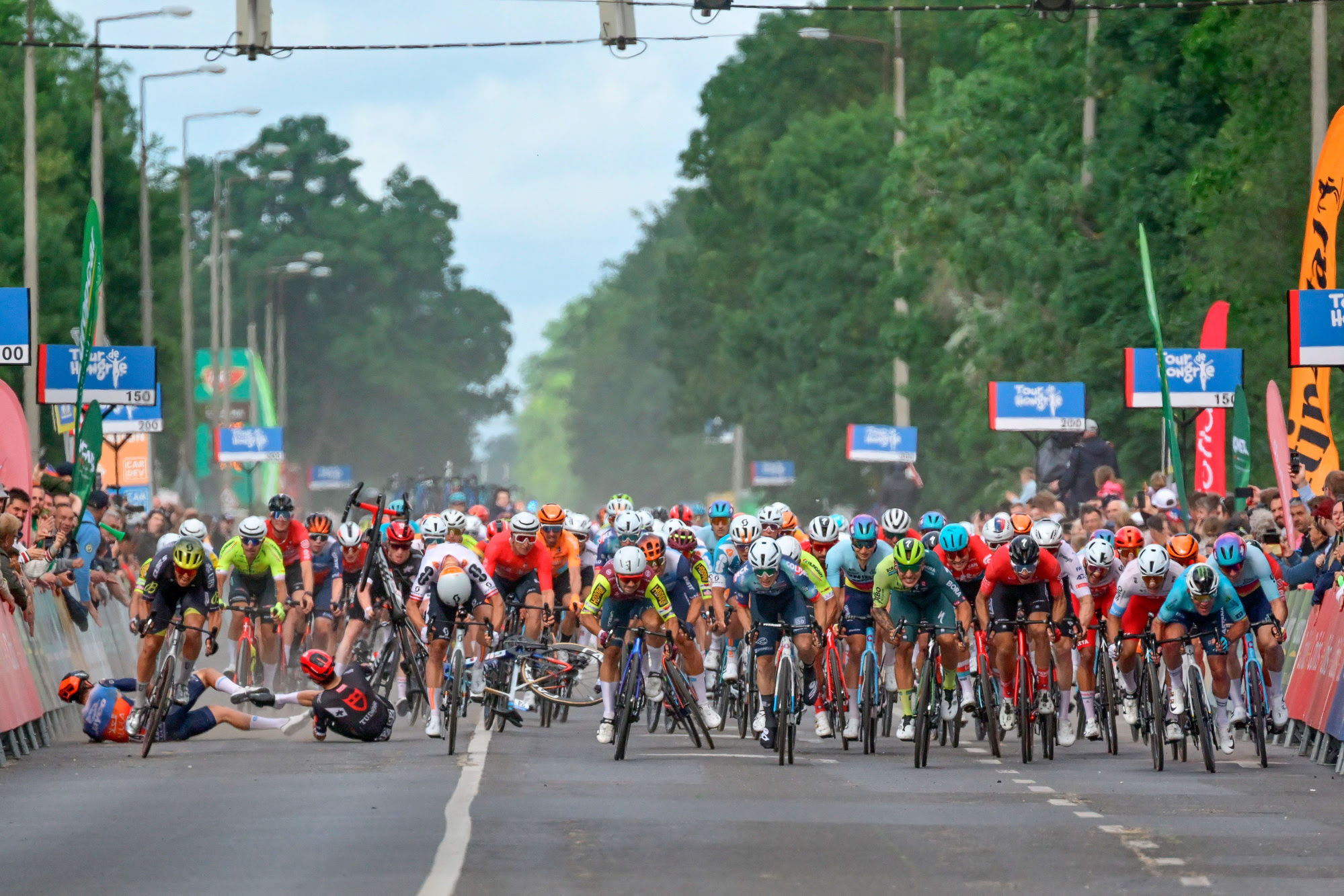 Manuel Peñalver (Polti Kometa), quinto en el ajustado esprint de la etapa inaugural del Tour de Hungria