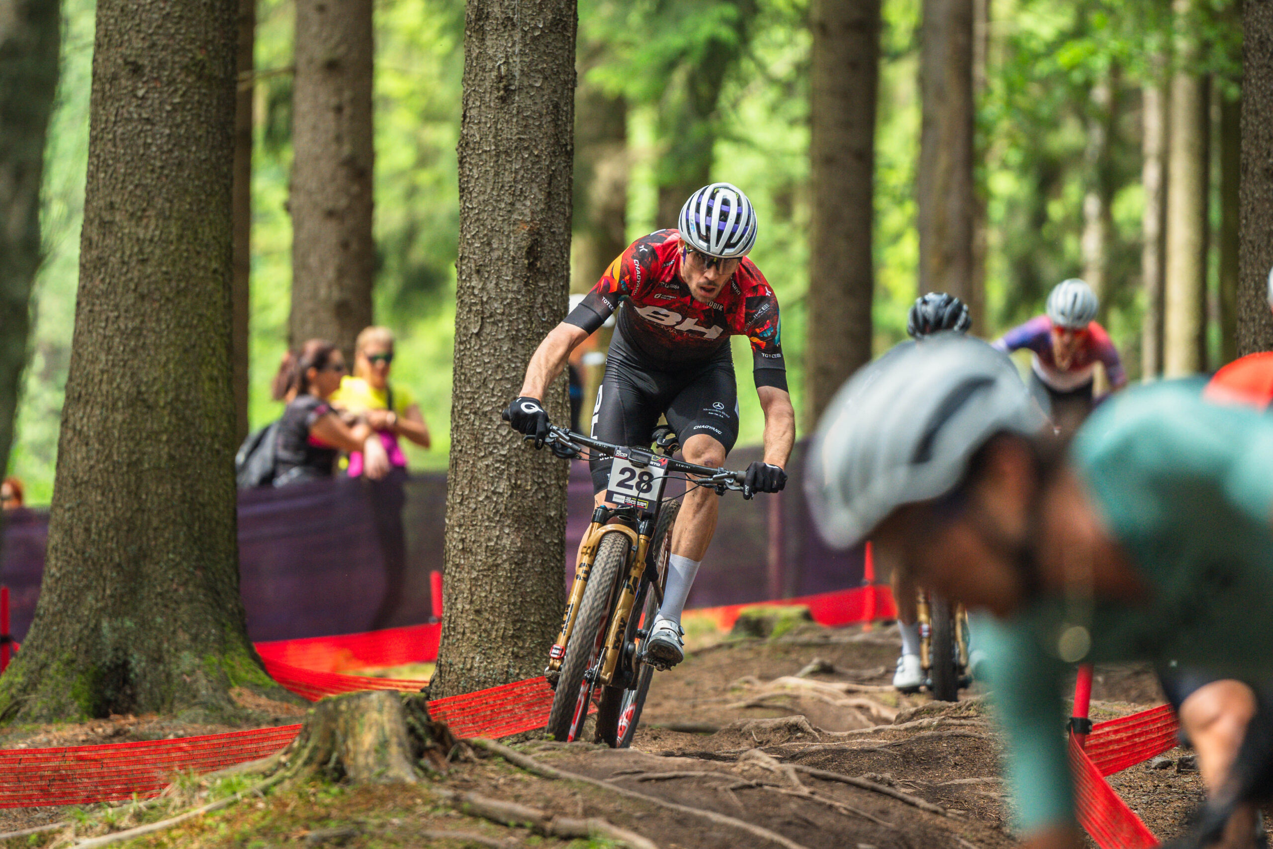 Un extraordinario Jofre Cullell coloca al BH Coloma Team decimotercero en la Copa del Mundo XCO de Nove Mesto