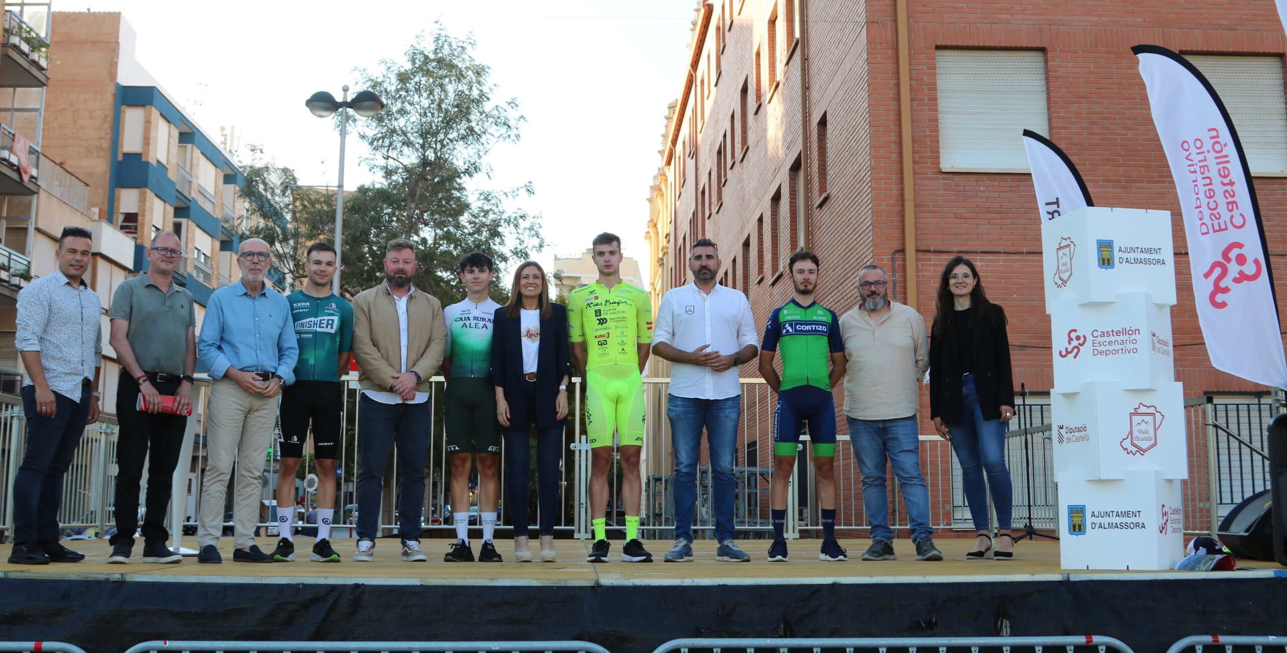 La Volta Castelló celebra en Almassora su presentación de equipos