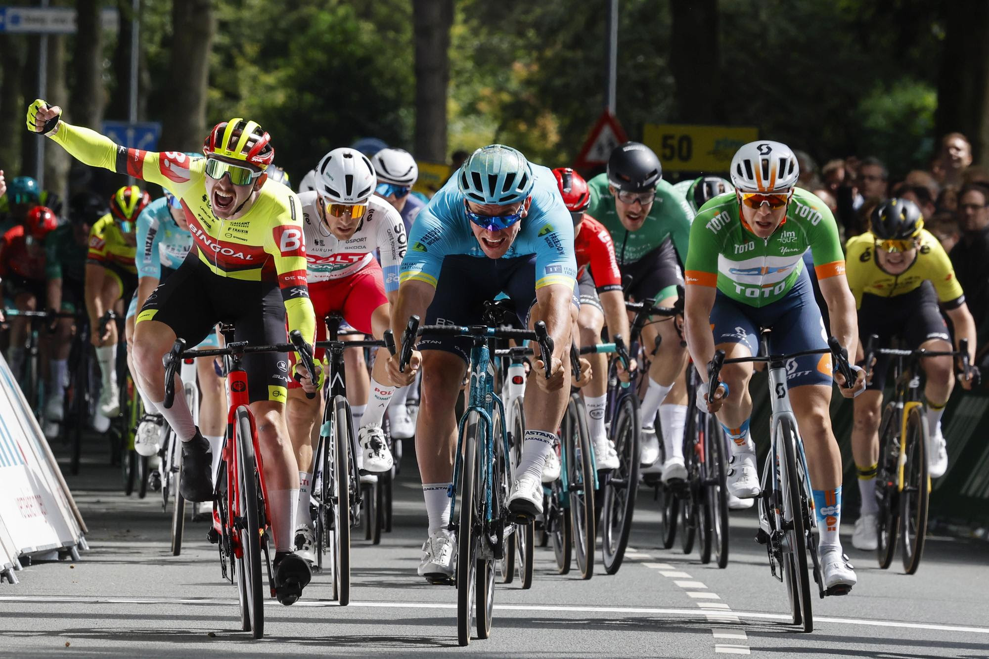 Lonardi (Polti Kometa) finaliza quinto y Maestri intenta asaltar la general en la última jornada del ZLM Tour