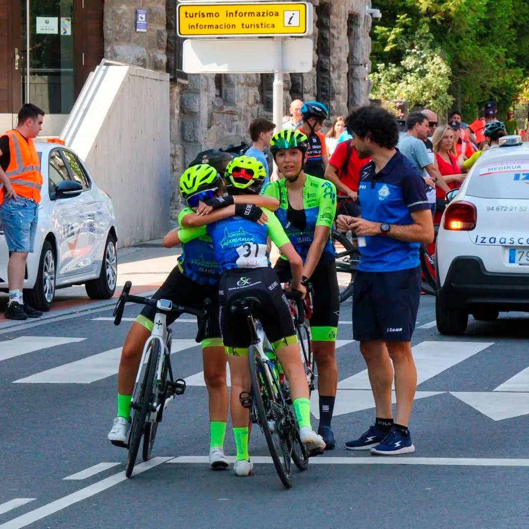 El Pelotón Top 10 para Adriana Alguacil en la I Emakumeen Aiarako Bira