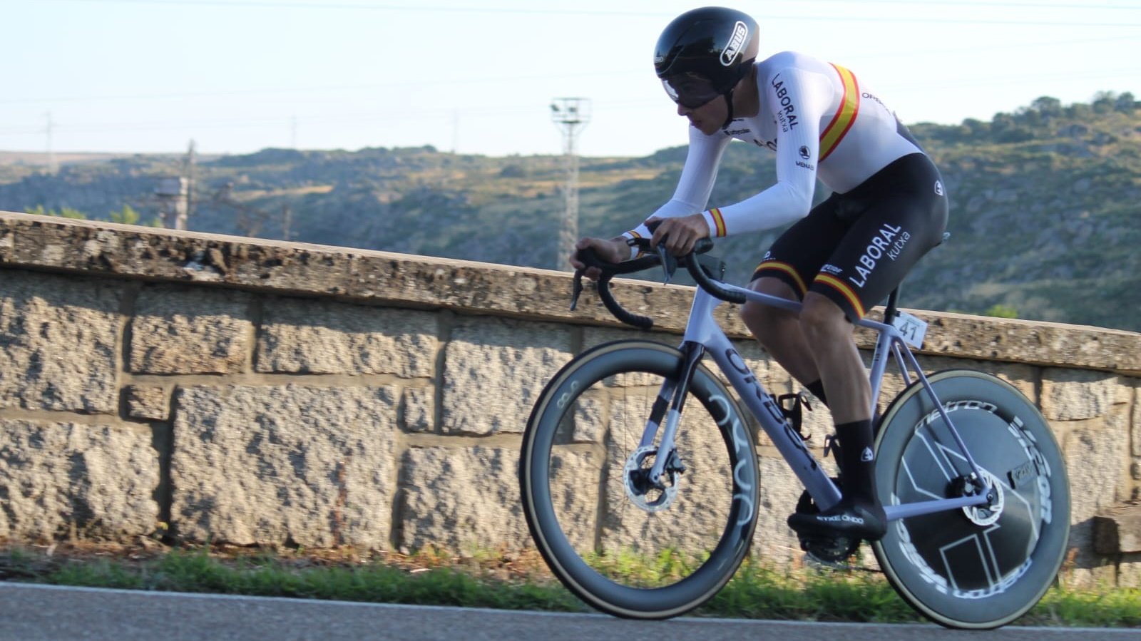 Aitor Agirre vence la crono de Ricobayo (Foto: Eriz Fraile)