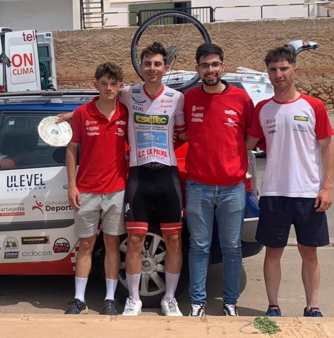 Víctor Castellano festejando un triunfo (Foto: @victorrcastellano_)