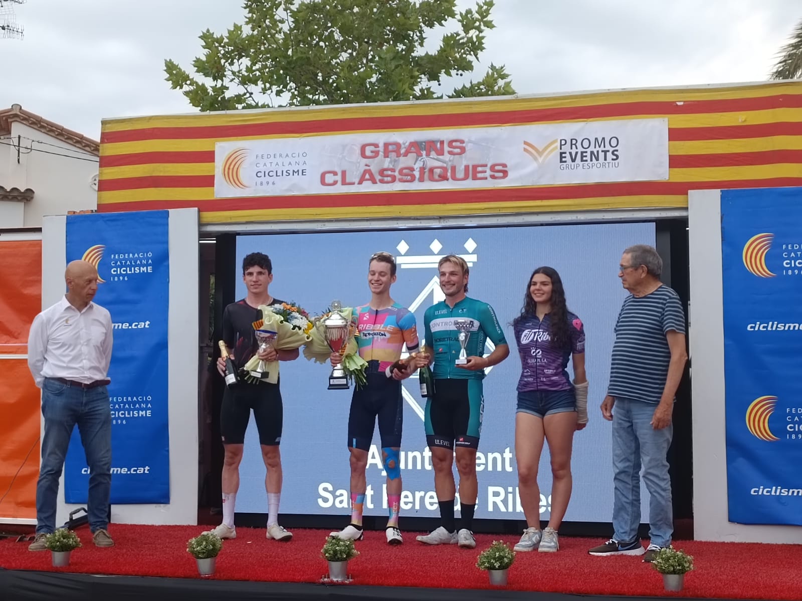 El Pelotón El Controlpack vence por equipos en Sant Pere de Ribes y logra las metas volantes y la montaña en Mollet del Vallès El Pelotón El Controlpack vence por equipos en Sant Pere de Ribes y logra las metas volantes y la montaña en Mollet del Vallès