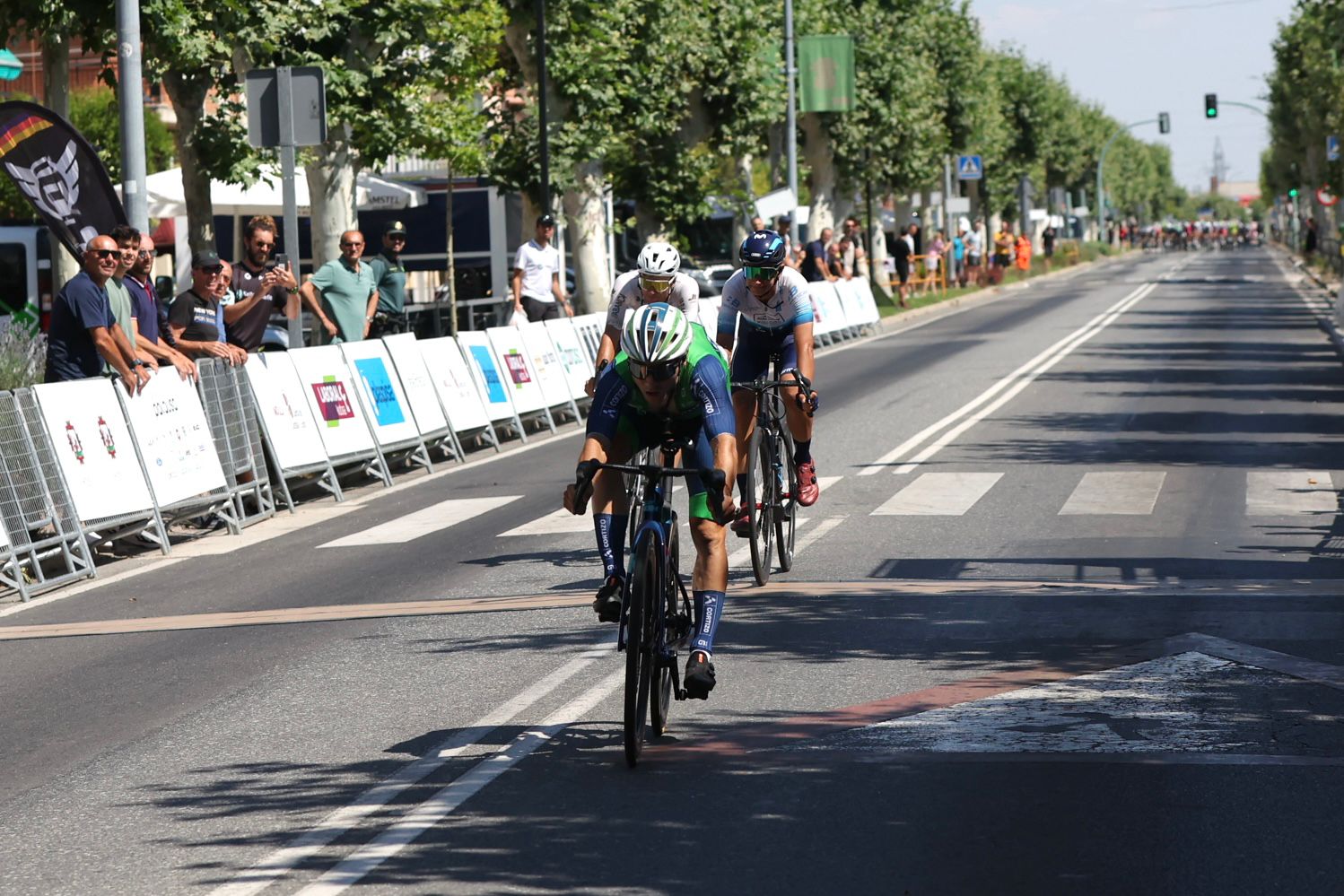 Bilyi vence en Arévalo seguido por de Paula y Ortega (Foto: Álvaro García - Ciclismo El Pelotón)