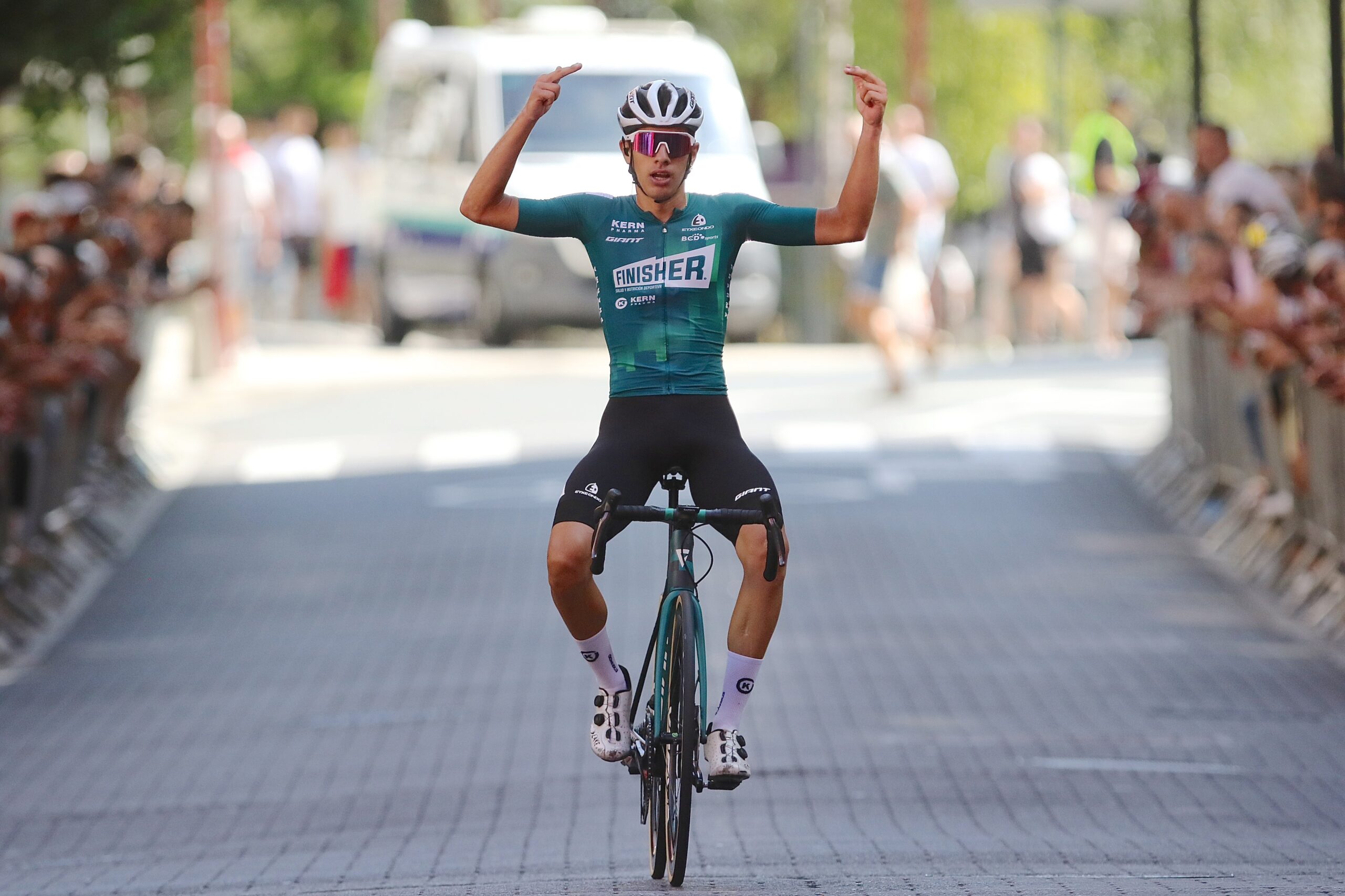Pablo Carrascosa celebra la victoria (Foto: @EqFinisher)