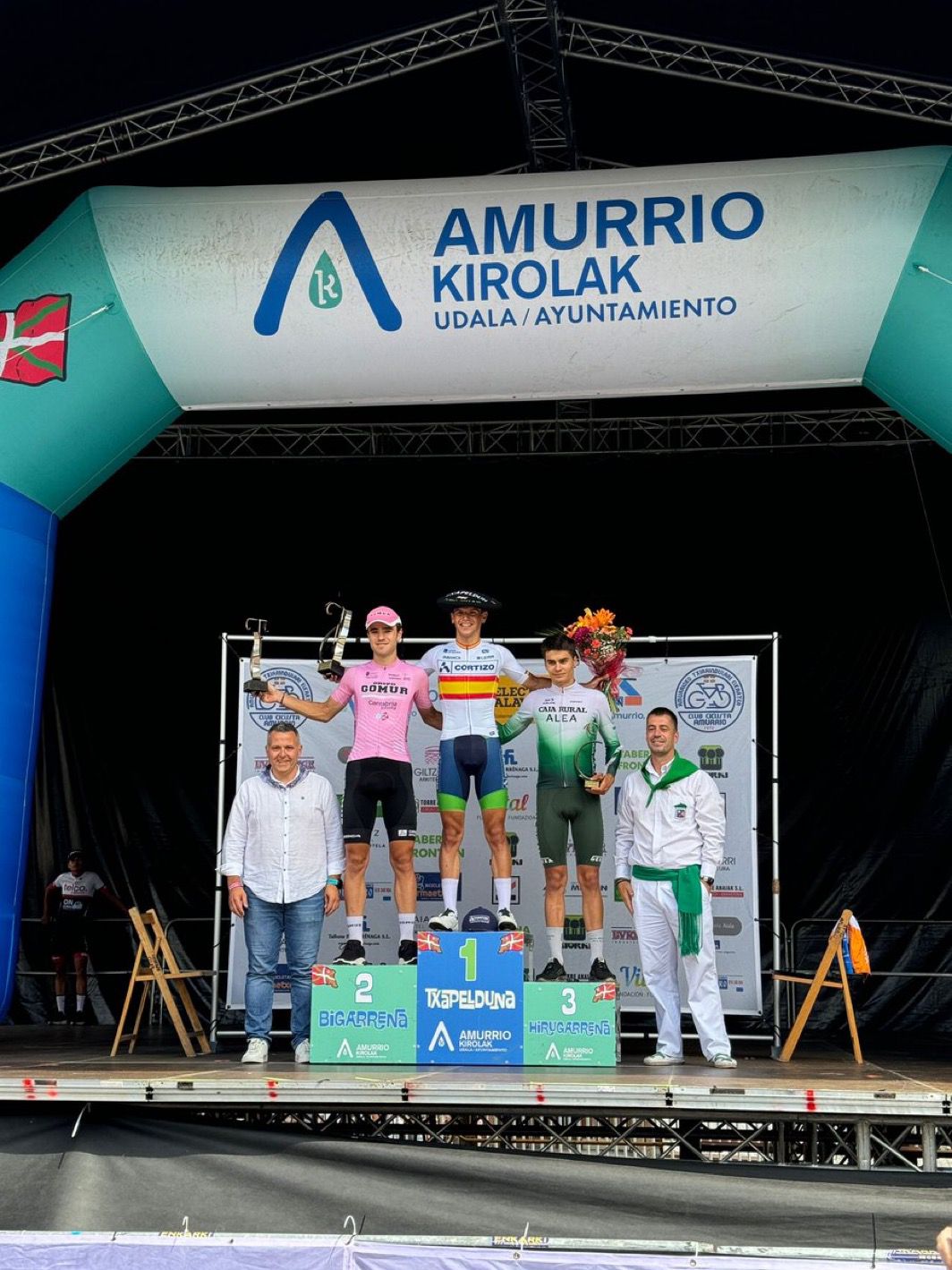 Pódium del 70º Circuito Aiala
