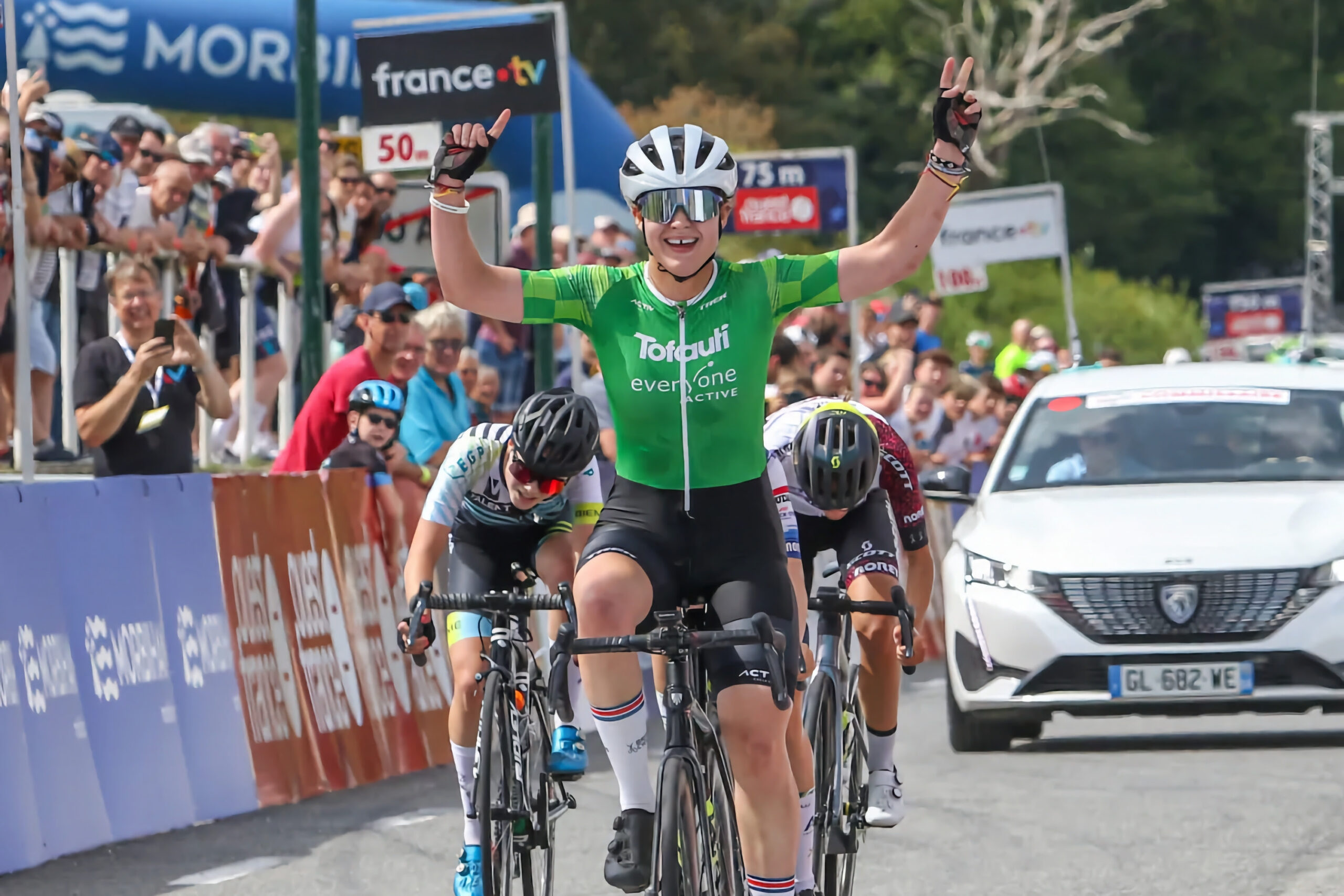 Carys Lloyd Movistar Team