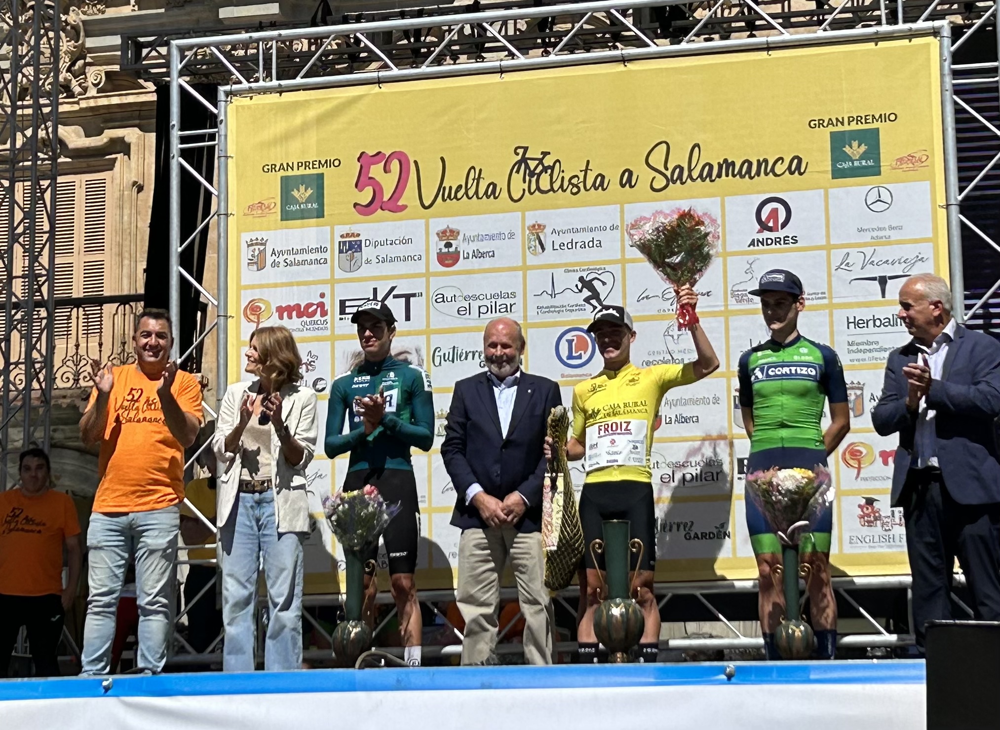 Lucas Lopes (Súper Froiz) se lleva la Vuelta a Salamanca y Martín Rey (Cortizo) la victoria en la Plaza Mayor