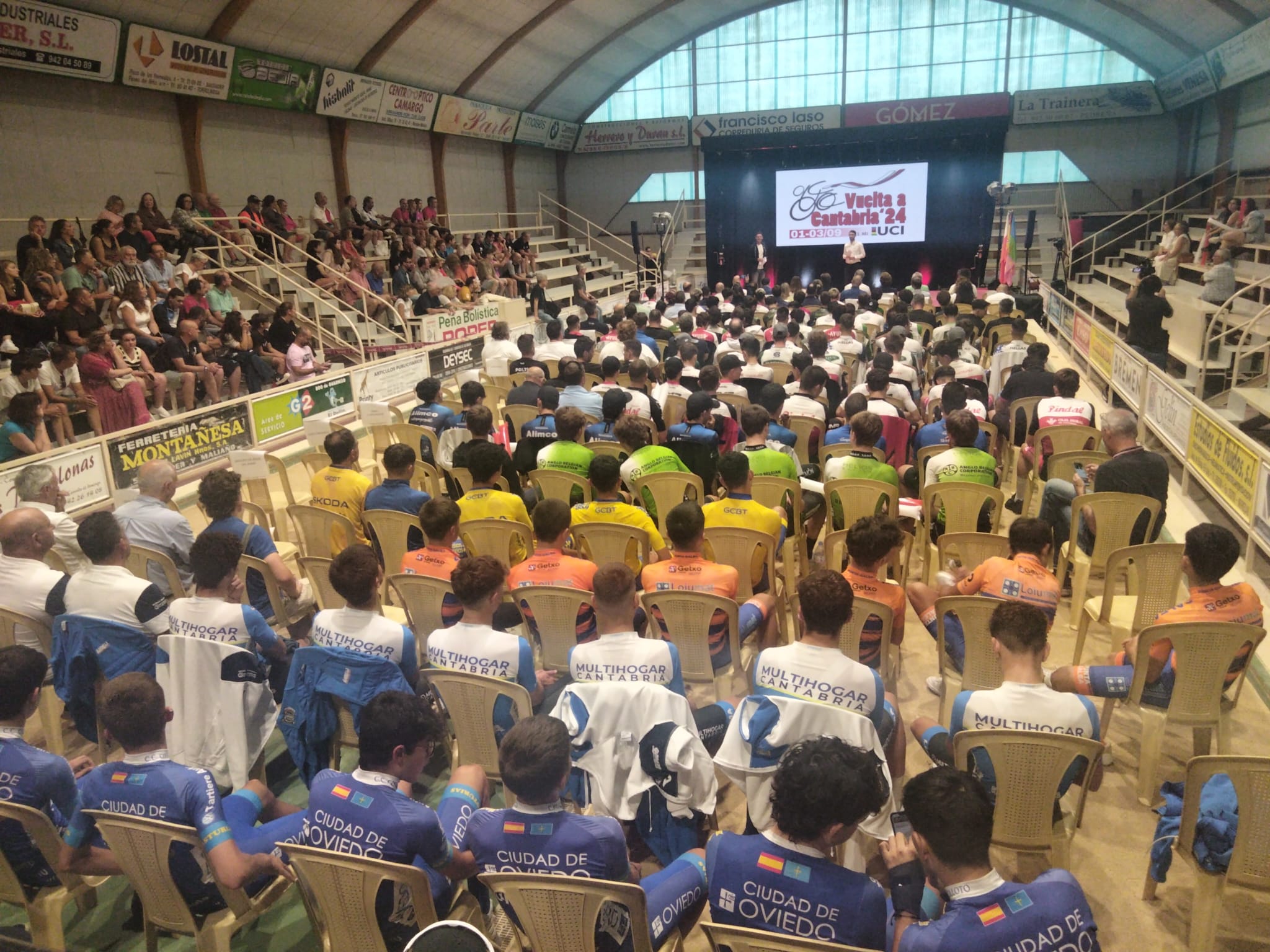 Presentación Equipos Vuelta Cantabria 2024