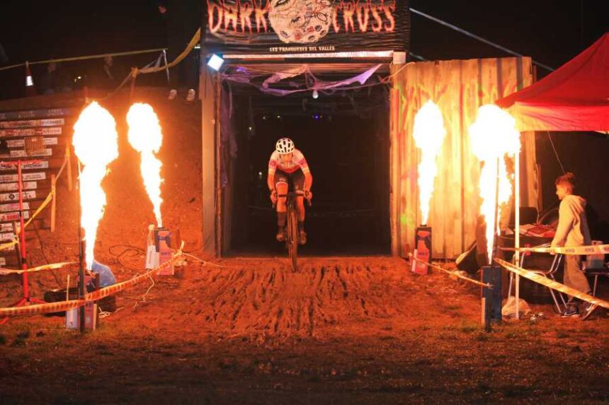 El Pelotón Tras el Dark Cross Les Franqueses ha culminado un brillante fin de semana de ciclocrós dark_cross 2024