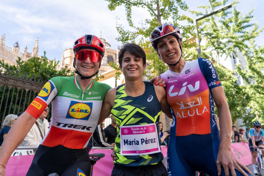 El Pelotón Elisa Longo Borghini y María Pérez son las nuevas Reinas de la Alhambra Mavi García María Pérez Elisa Longo Borghini Reinas de la Alhambra