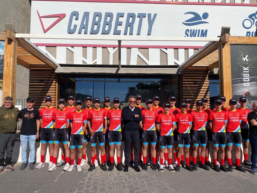 El Tenerife - Cabbberty realiza su presentación oficial en su año de estreno en la categoría júnior