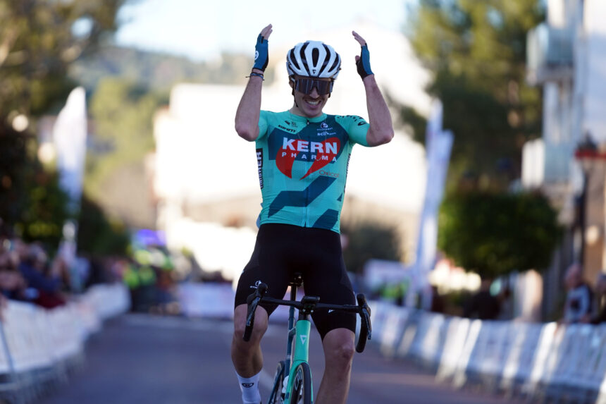 El Pelotón Urko Berrade (Equipo Kern Pharma) triunfa en la Clàssica Camp de Morvedre Equipo Kern Pharma Urko Berrade Clàssica Camp de Morvedre