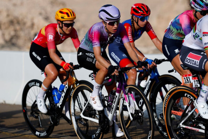 El Pelotón El Laboral Kutxa - Fundación Euskadi cumple objetivos en la Volta CV Féminas y el UAE Tour Women Laboral Kutxa Fundación Euskadi UAE Tour Women