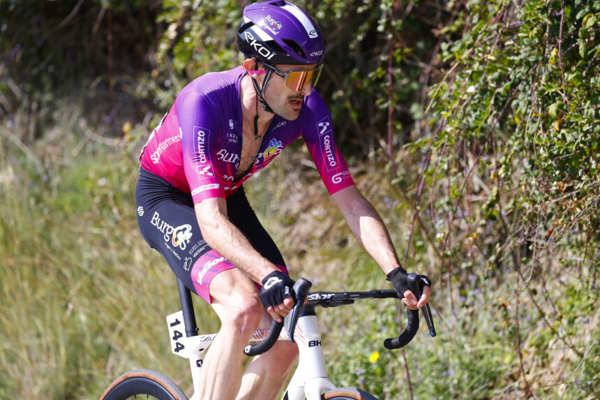 El Pelotón Ander Okamika (Burgos Burpellet BH) recupera sensaciones desde la fuga en Andalucía Ander Okamika Burgos Burpellet BH