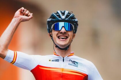 El Pelotón El Equipo Finisher vence con César Pérez en la Aiztondo Klasika