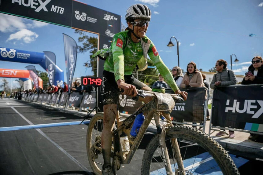 El Pelotón Natalia Fischer (Extremadura Ecopilas) gana en la Huex MTB Huex MTB Natalia Fischer