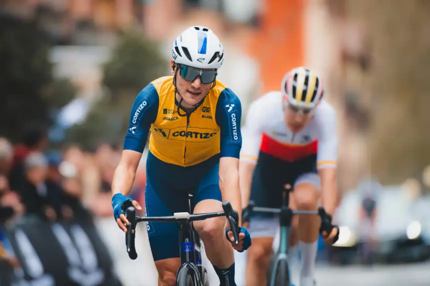 El Pelotón Podio para el Cortizo en la Aiztondo Klasika con Martín Rey Martín Rey Cortizo Aiztondo Klasika