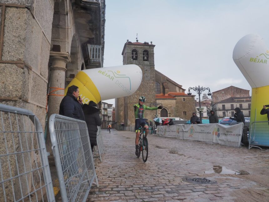 El Pelotón Bruno Silva (KTM Landeiro) gana en Béjar y es el primer líder de la Challenge Comarcas Bruno Silva Landeiro KTM Trofeo Ciudad de Béjar