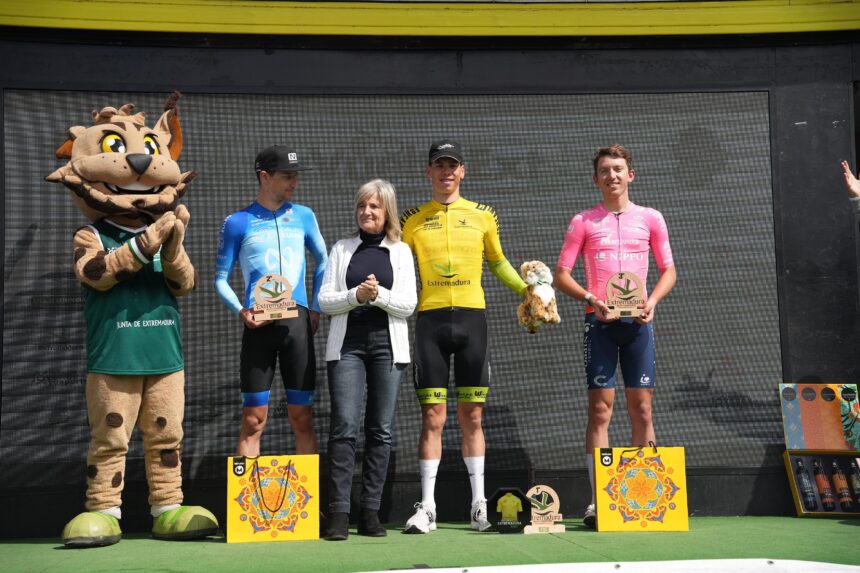 Adrián Benito consigue una emocionante victoria para el Extremadura Pebetero y Geeraerts (DL Chemicals) conquista la Vuelta a Extremadura