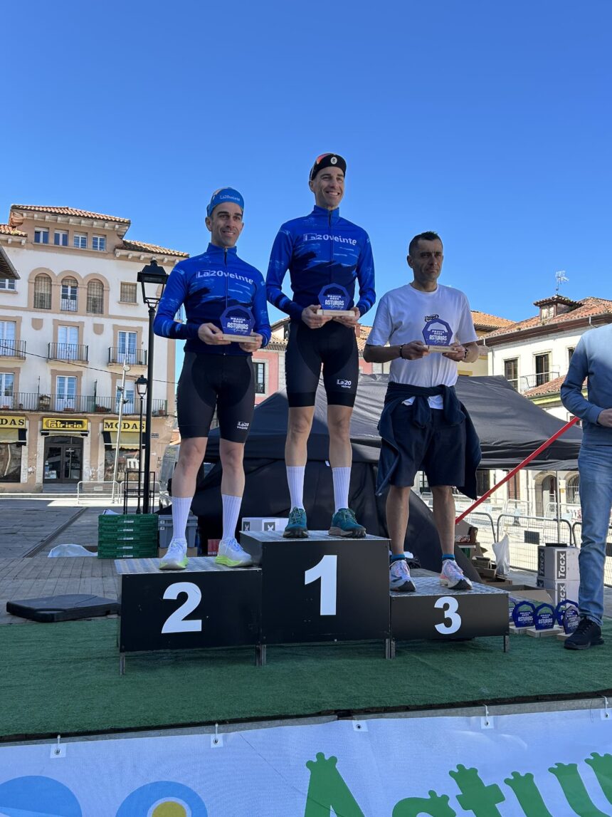 El Pelotón Doblete de La20veinte en Pravia para arrancar la Asturias Challenge 2025 Podio de Pravia - Asturias Challenge 2025