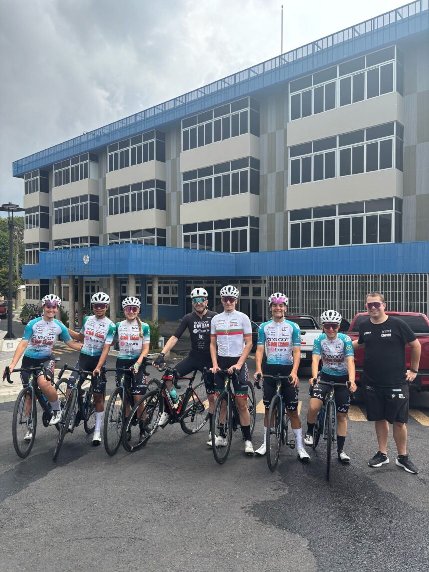 El Pelotón Eneicat CM disputa el Tour de Salvador 2025 Eneicat El Salvador
