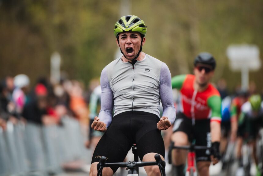 El Pelotón Emilio Reinoso (Victory Endurance) se impone con solvencia al esprint en Markina Emilio Reinoso (Victory Endurance) se impone con solvencia al esprint en Markina