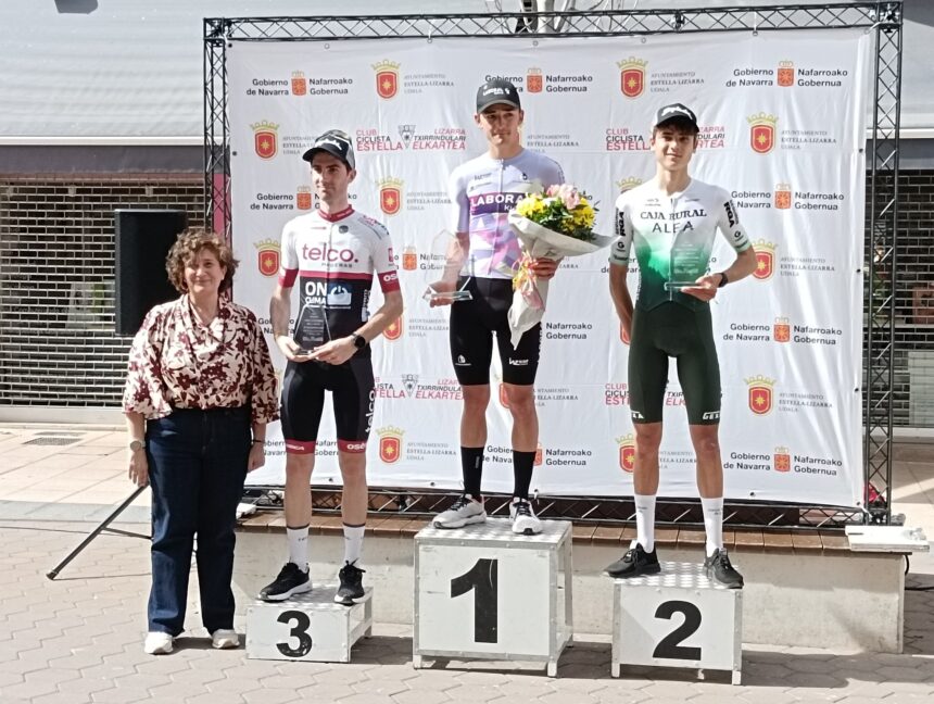 El Pelotón PREVIA | El pelotón amateur se estrena en suelo navarro con el montañoso Memorial Cirilo Zunzarren de Estella Podio del Memorial Cirilo Zunzarren de Estella del 2024