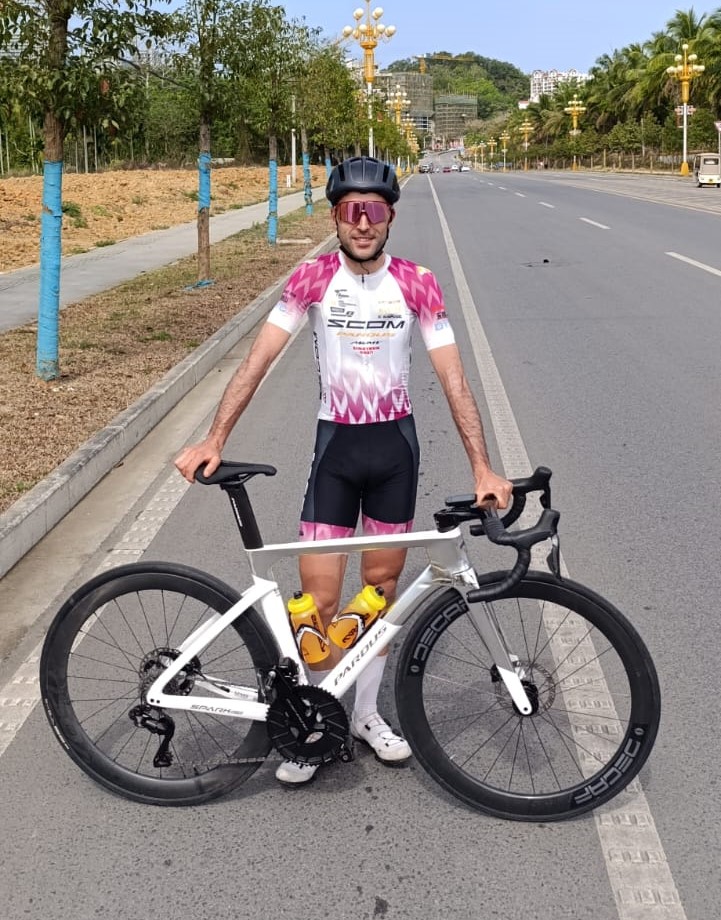 Asier Etxeberria Wuzhishan SCOM MVMT Cycling