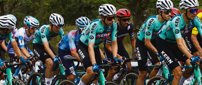 El Pelotón Un Equipo Kern Pharma a la altura de la Itzulia Un Equipo Kern Pharma a la altura de la Itzulia