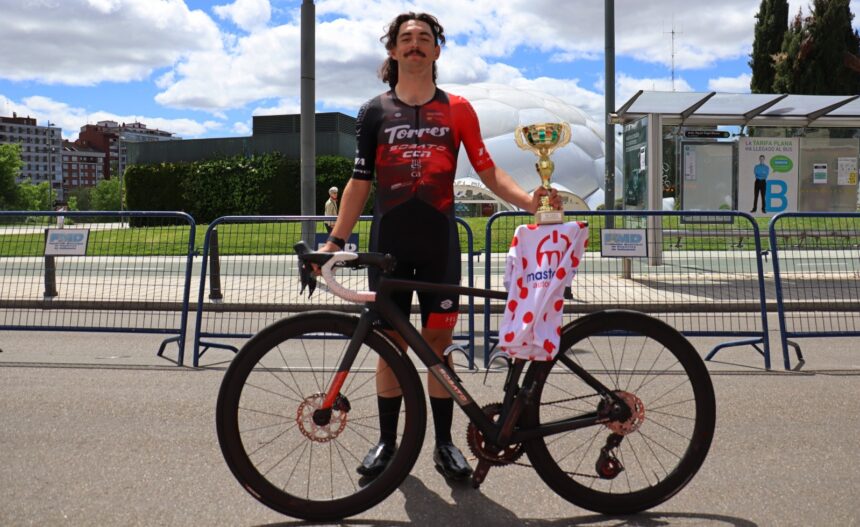 El Pelotón Will Kirkham sube al podio en un fin de semana superlativo de Torres - Sobato Torres Sobato Will Kirkham Clásica Valladolid