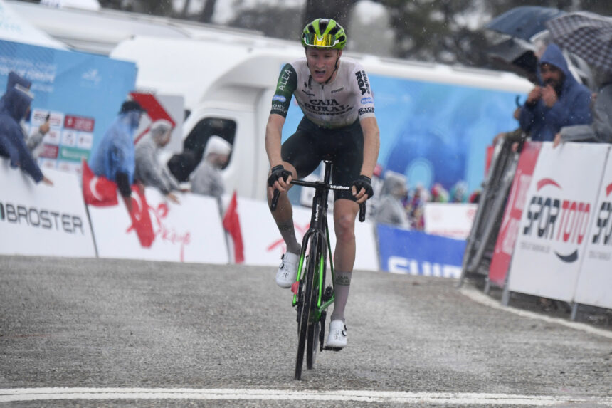 El Pelotón Admirable quinto puesto de Abel Balderstone (Caja Rural Seguros RGA) en la etapa reina de Tour de Turquía Abel Balderstone Caja Rural Seguros RGA Tour de Turquía