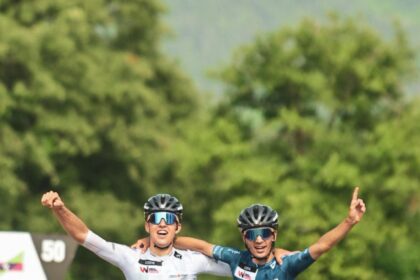 Equipo Finisher Iker Gómez Unai Ramos Vuelta Navarra