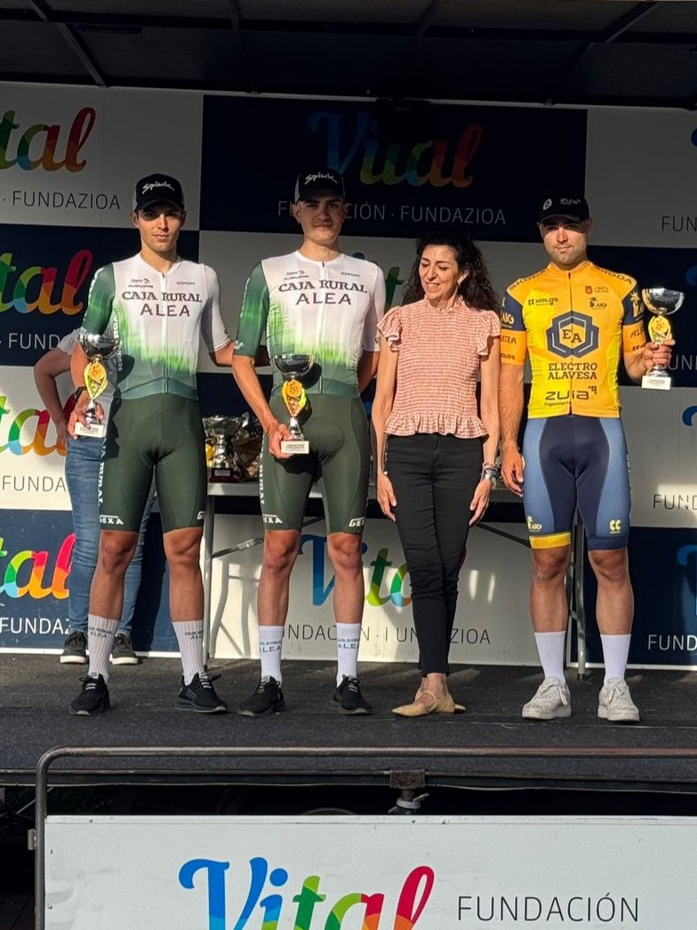 Podio de la I Gasteiz Proba (Foto: @FilialCajaRural)