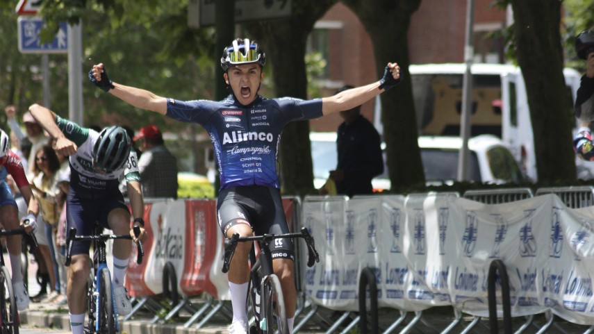 El Pelotón Héctor Fernández (Alimco Campagnolo), campeón de Euskadi junior Hector Fernández Alimco Campagnolo Cameponato Euskadi (c) Irune Photos